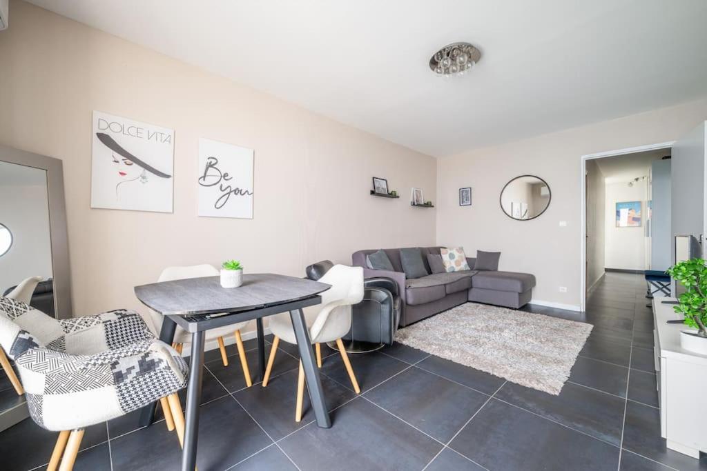 Ferienwohnung Le Balcon De La Baie Des Anges Nizza Exterior foto