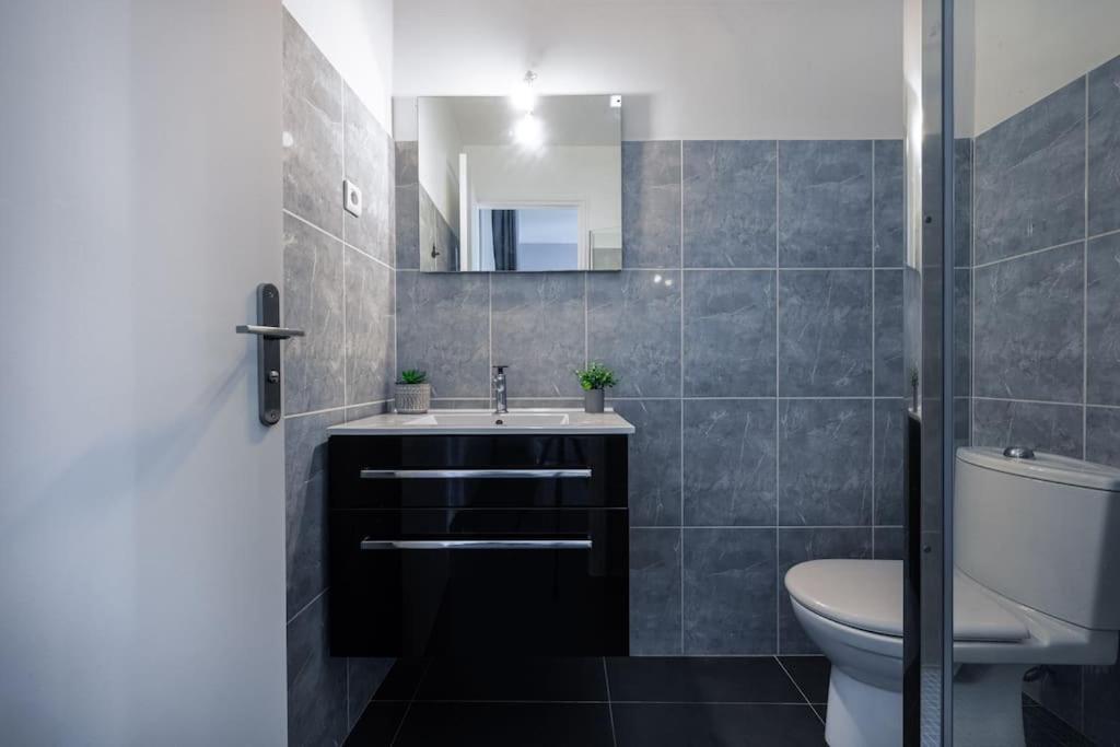 Ferienwohnung Le Balcon De La Baie Des Anges Nizza Exterior foto